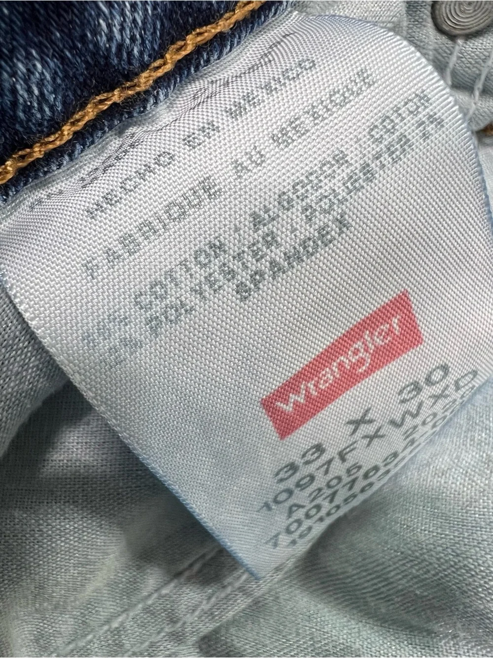Wrangler Premium Quality Jeans in Medium Wash size Mens 33x30